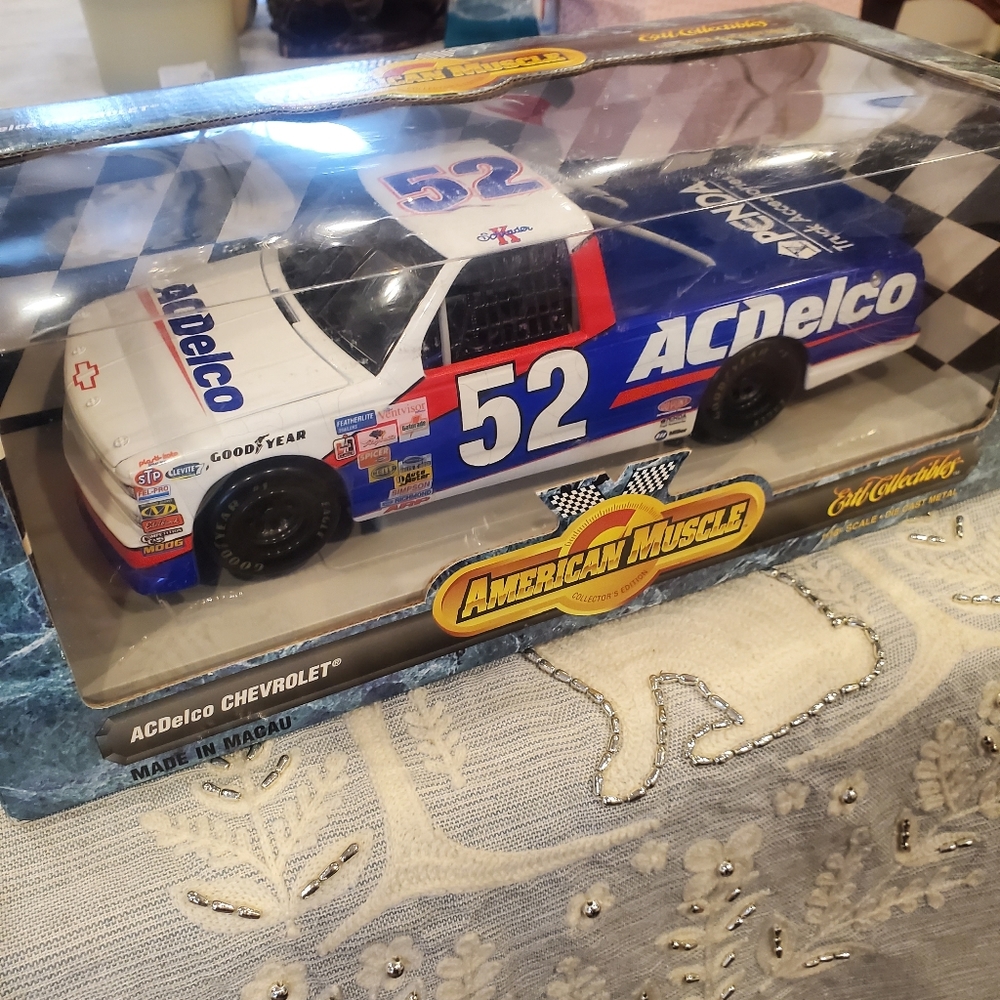 NASCAR Ertl American Muscle #52 AC Delco Chevy Super Truck 1:18 Scale Diecast